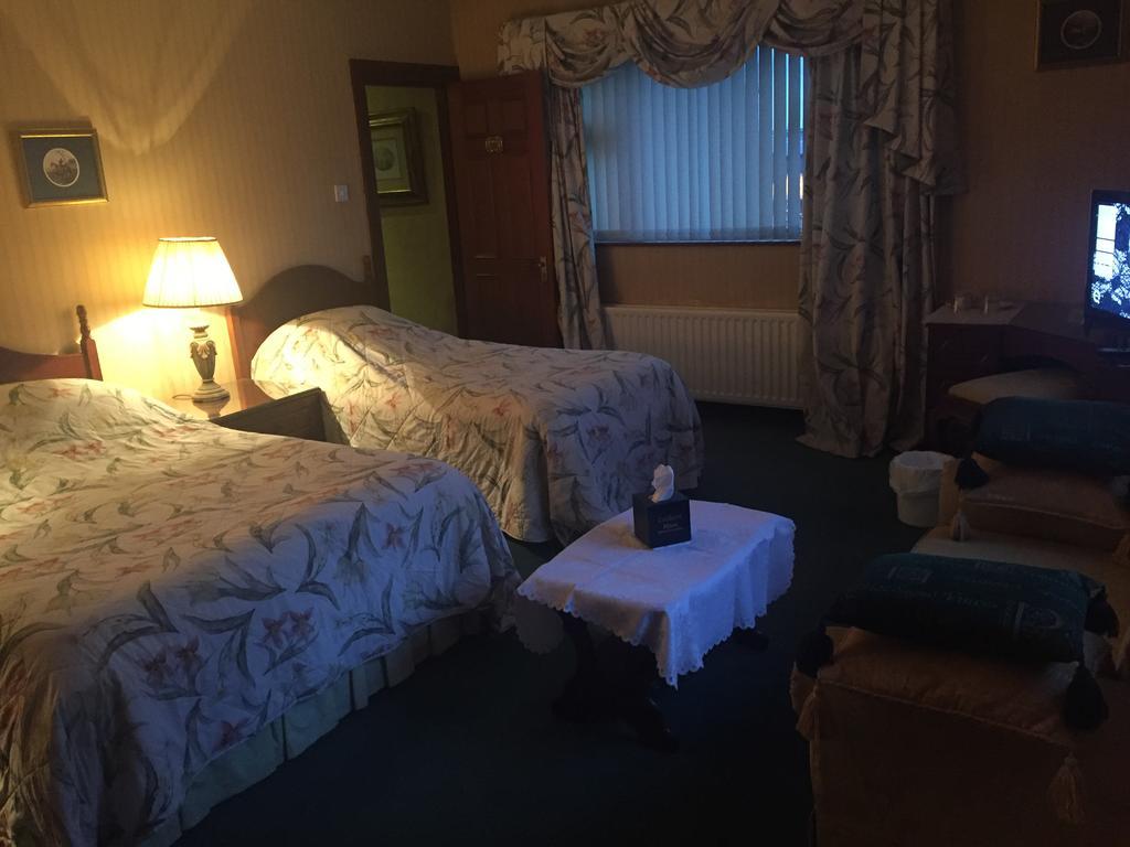 Caldhame House Hotel Crumlin  Exterior foto